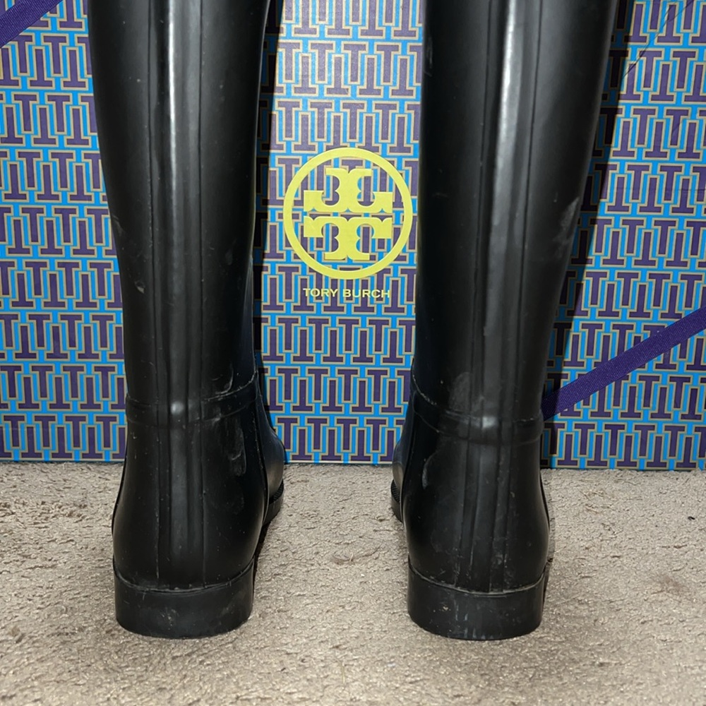 Tory Burch Classic Rainboot Semi Shine - Picture 2 of 5